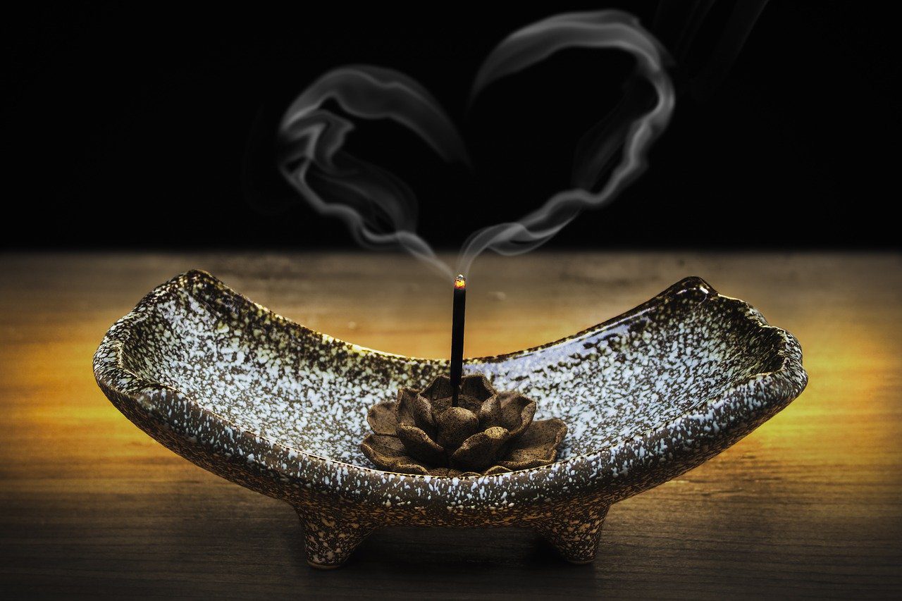 incense, smoke, love-2042096.jpg