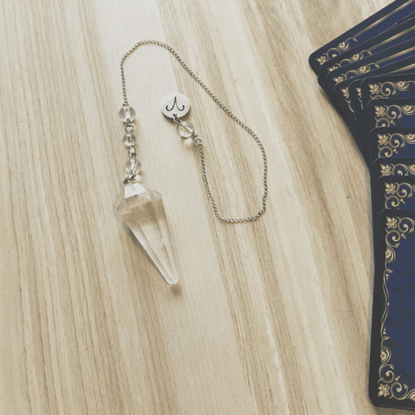 Pendule divinatoire en cristal de roche – Bélier